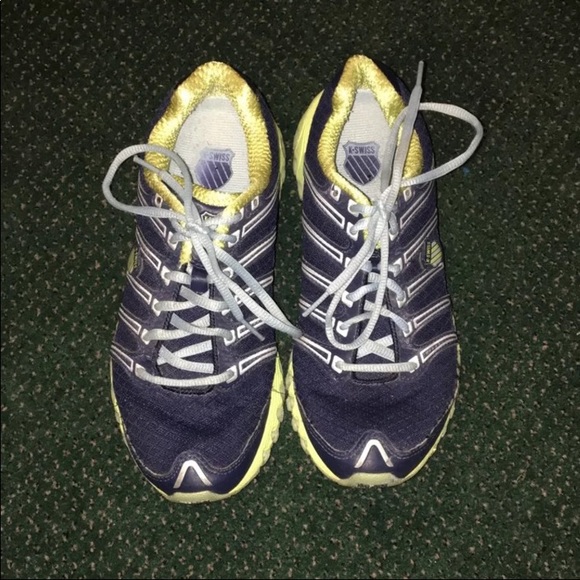 ***SOLD***Women’s K-Swiss Running Shoes - Picture 3 of 5